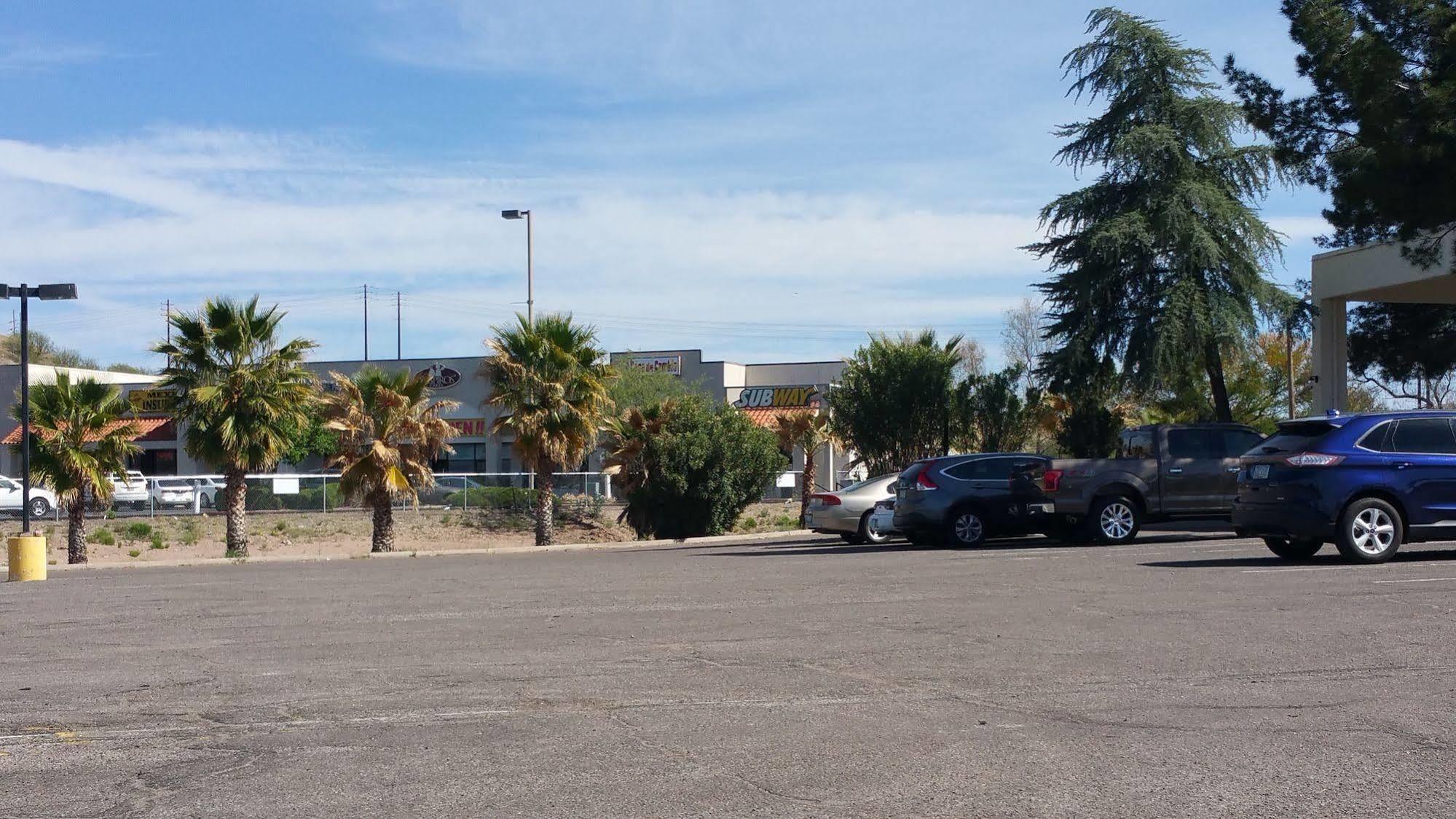 Mariposa Hotel Nogales Exterior photo